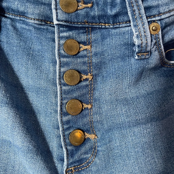 Universal thread button up cuffed mid rise jean shorts 12 - Picture 3 of 7